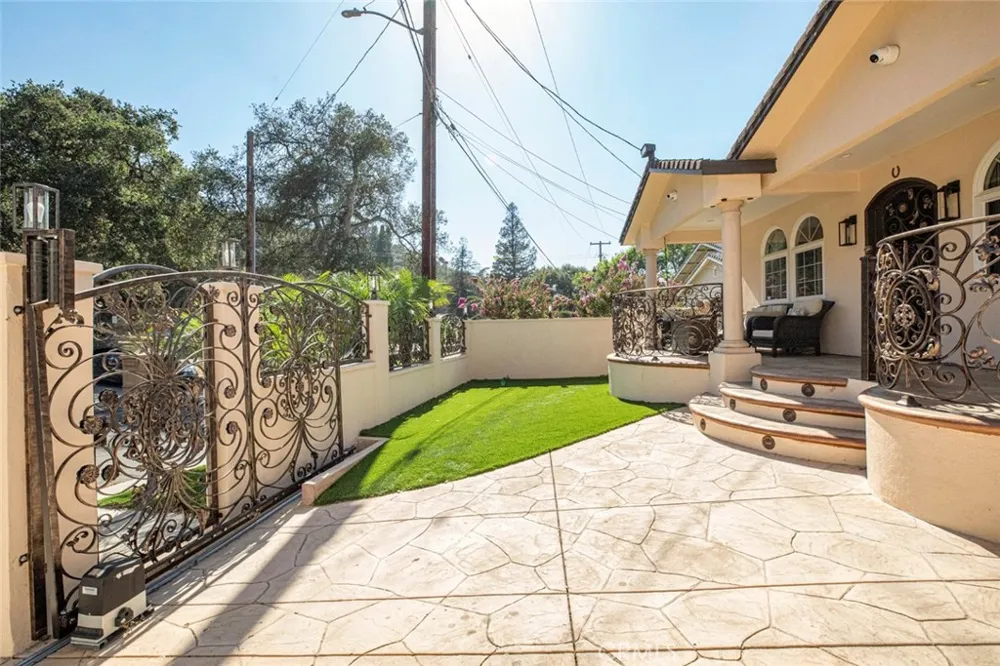 7565 Mcgroarty Street Tujunga, CA 91042