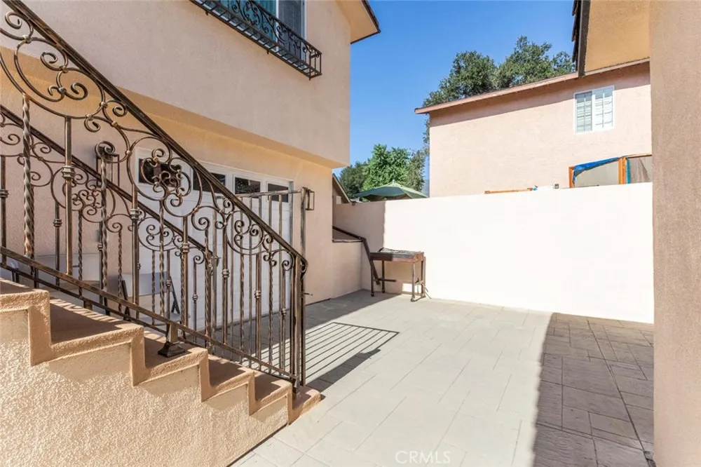 7565 Mcgroarty Street Tujunga, CA 91042
