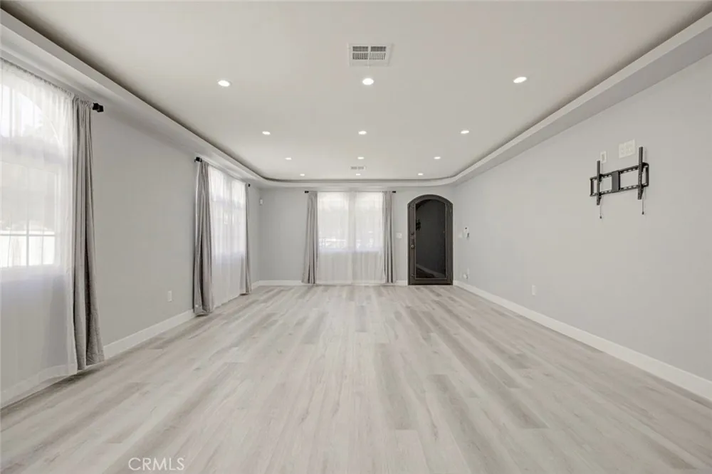 7565 Mcgroarty Street Tujunga, CA 91042