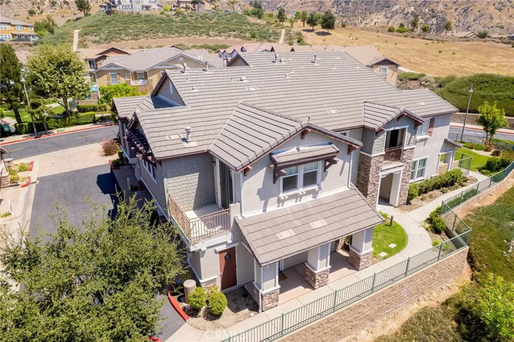 16739 Nicklaus Drive #25 Sylmar, CA 91342