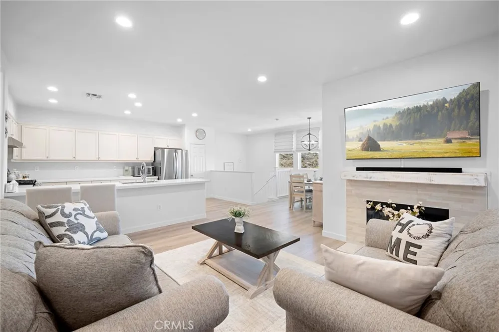 16739 Nicklaus Drive #25 Sylmar, CA 91342