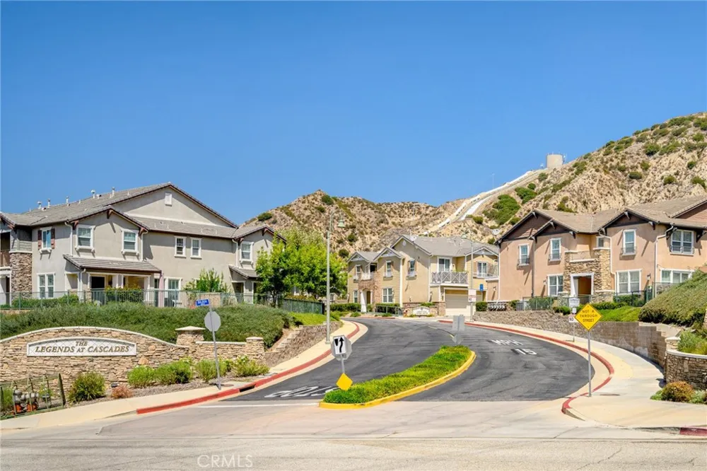 16739 Nicklaus Drive #25 Sylmar, CA 91342