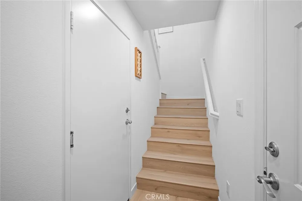 16739 Nicklaus Drive #25 Sylmar, CA 91342