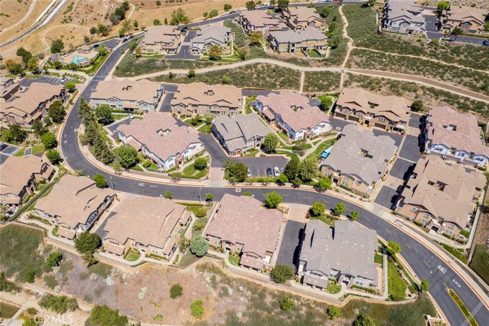 16739 Nicklaus Drive #25 Sylmar, CA 91342