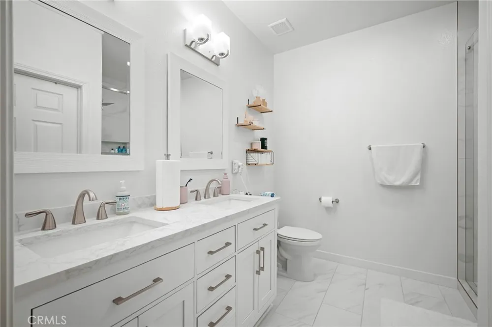 16739 Nicklaus Drive #25 Sylmar, CA 91342