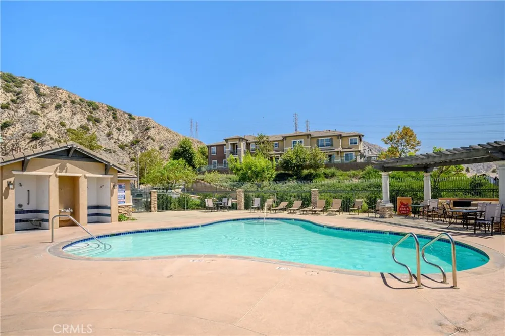 16739 Nicklaus Drive #25 Sylmar, CA 91342