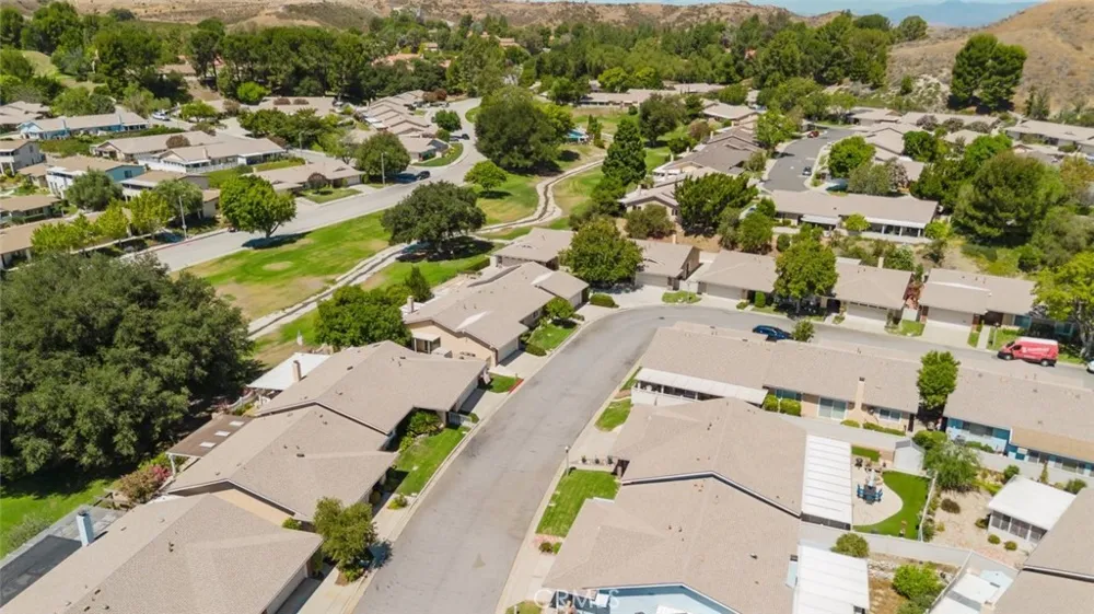 26483 Fairway Circle Newhall, CA 91321