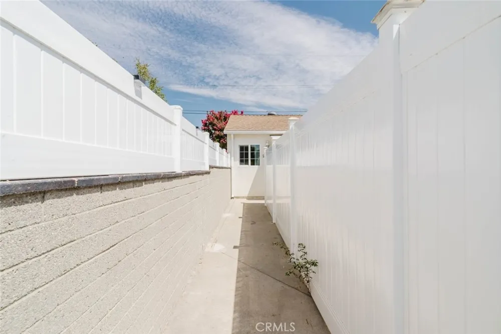 2027 Bonita Avenue Burbank, CA 91504