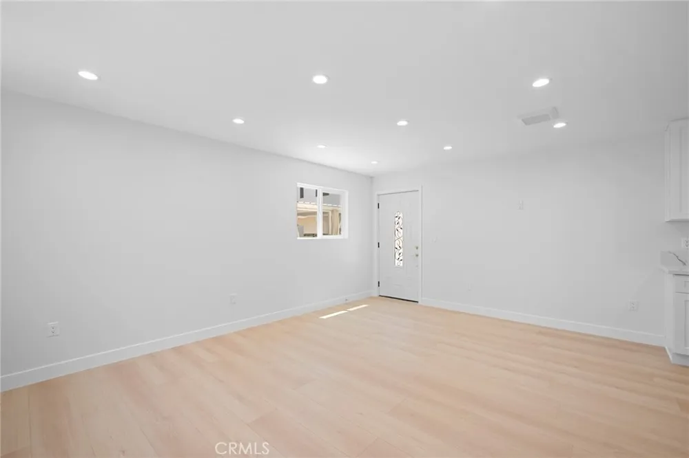 6235 Banner Avenue #1/4 Los Angeles, CA 90038