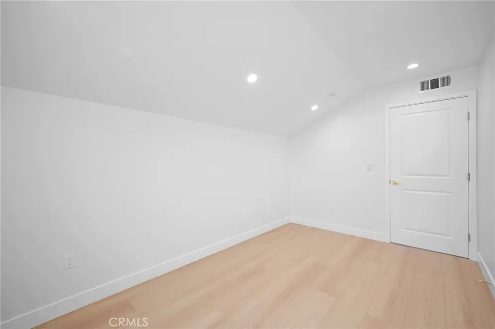 6235 Banner Avenue #1/4 Los Angeles, CA 90038