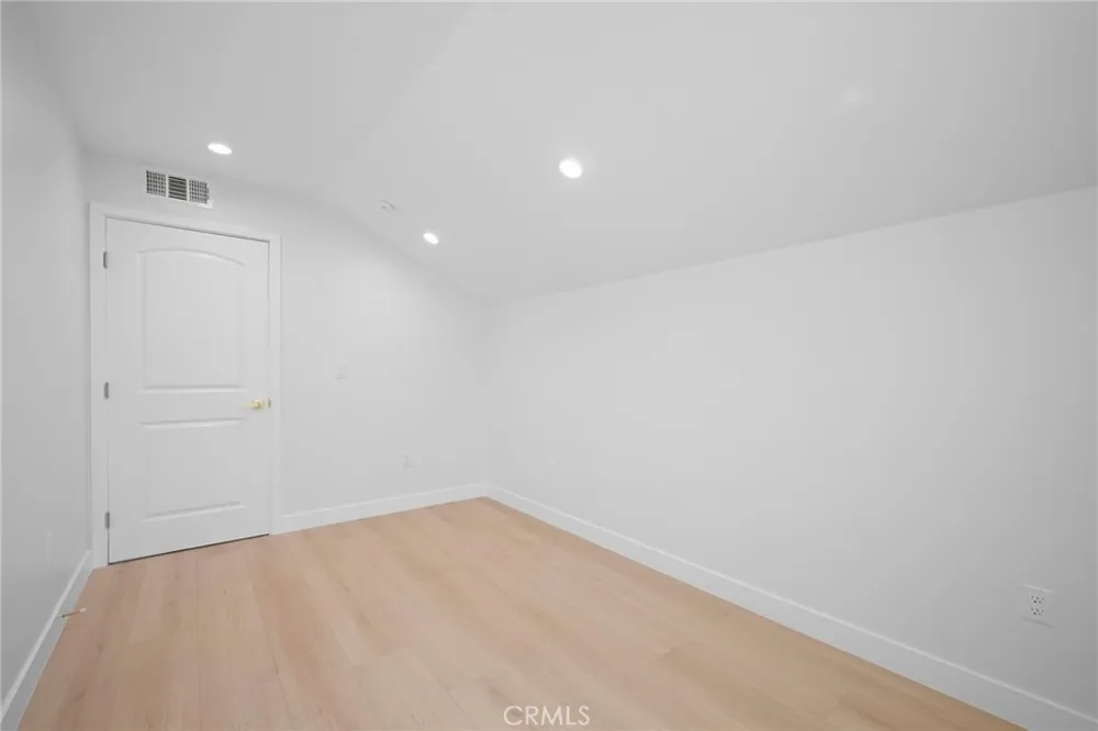 6235 Banner Avenue #1/4 Los Angeles, CA 90038