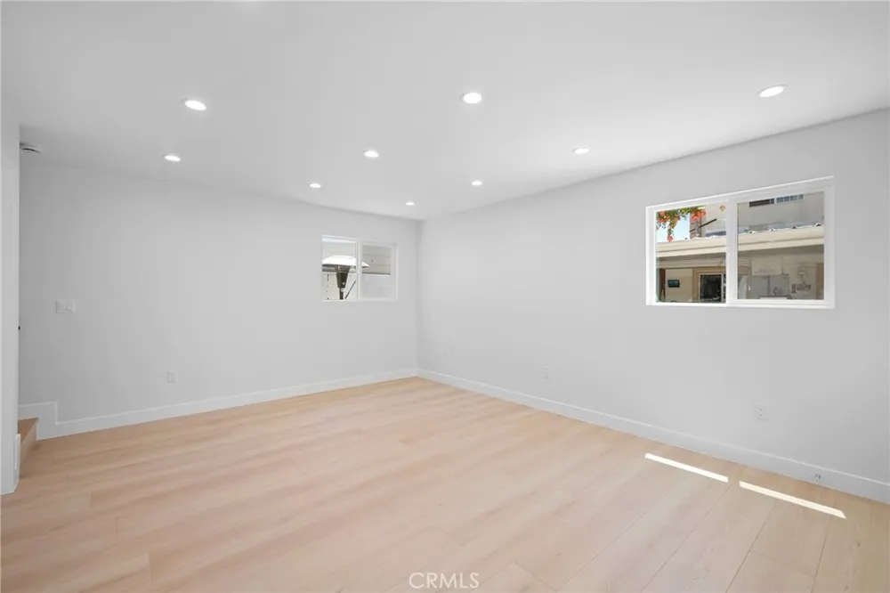 6235 Banner Avenue #1/4 Los Angeles, CA 90038