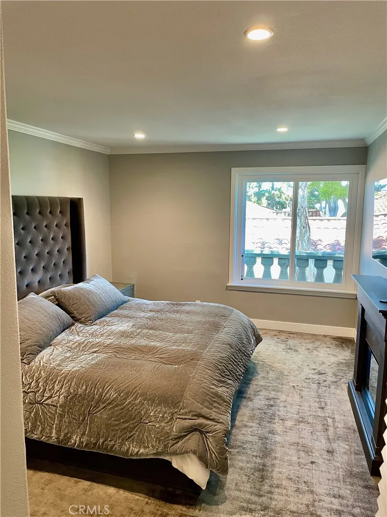 429 Por La Mar Santa Barbara, CA 93103
