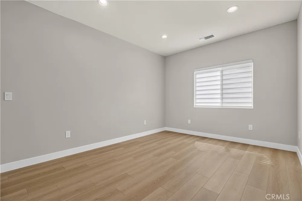 16425 Clymer Street Granada Hills, CA 91344