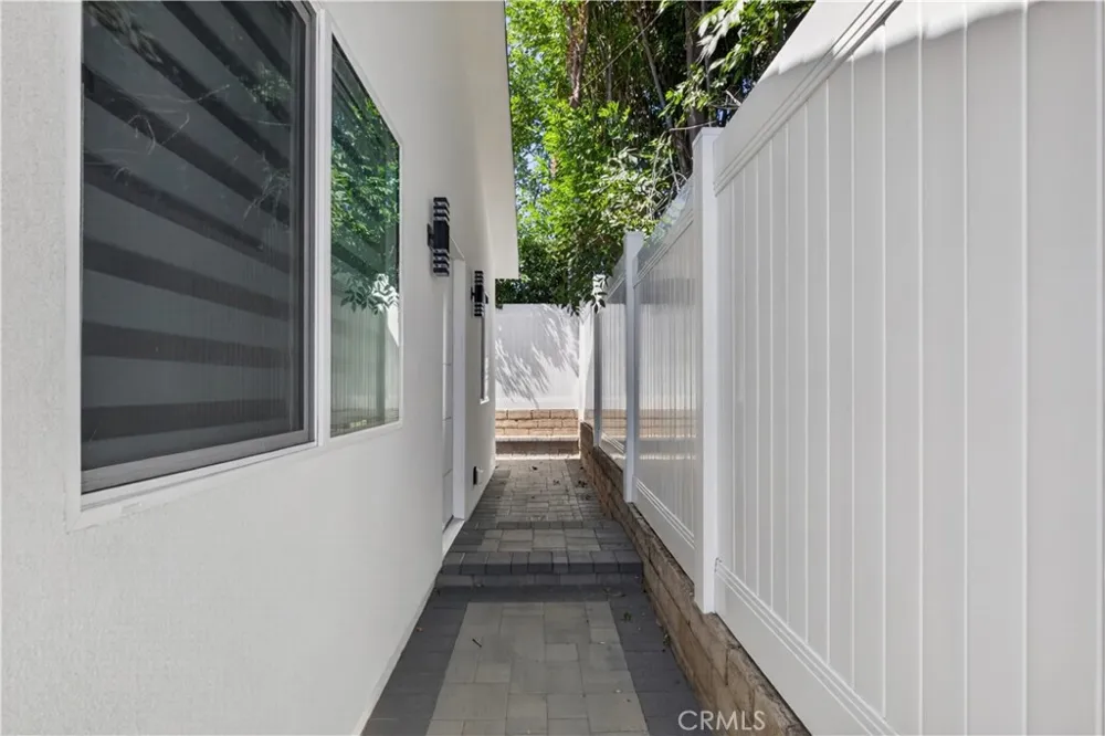16425 Clymer Street Granada Hills, CA 91344