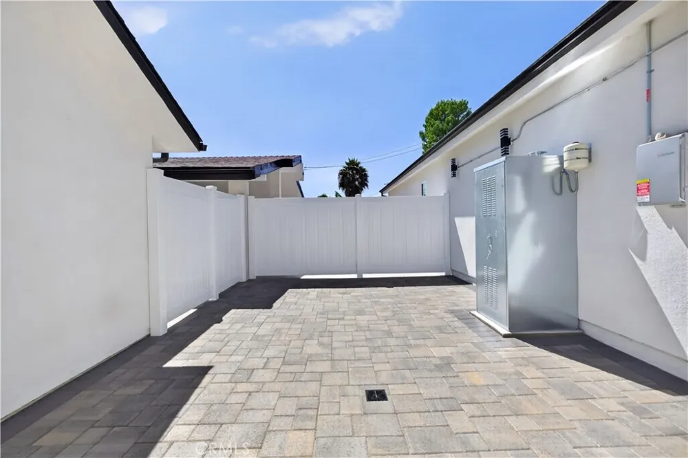 16425 Clymer Street Granada Hills, CA 91344