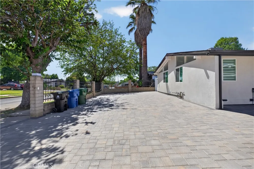 16425 Clymer Street Granada Hills, CA 91344
