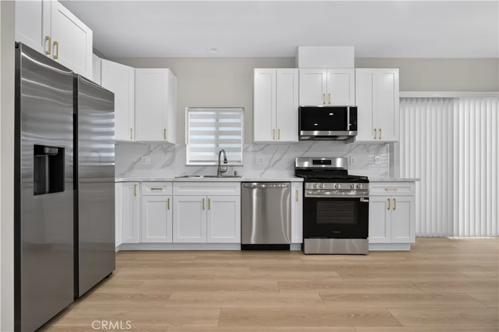 16425 Clymer Street Granada Hills, CA 91344