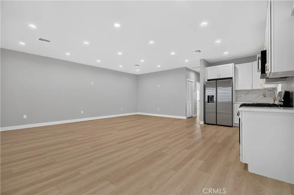 16425 Clymer Street Granada Hills, CA 91344