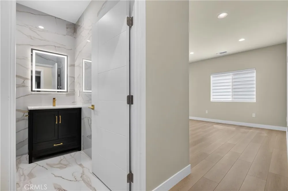 16425 Clymer Street Granada Hills, CA 91344