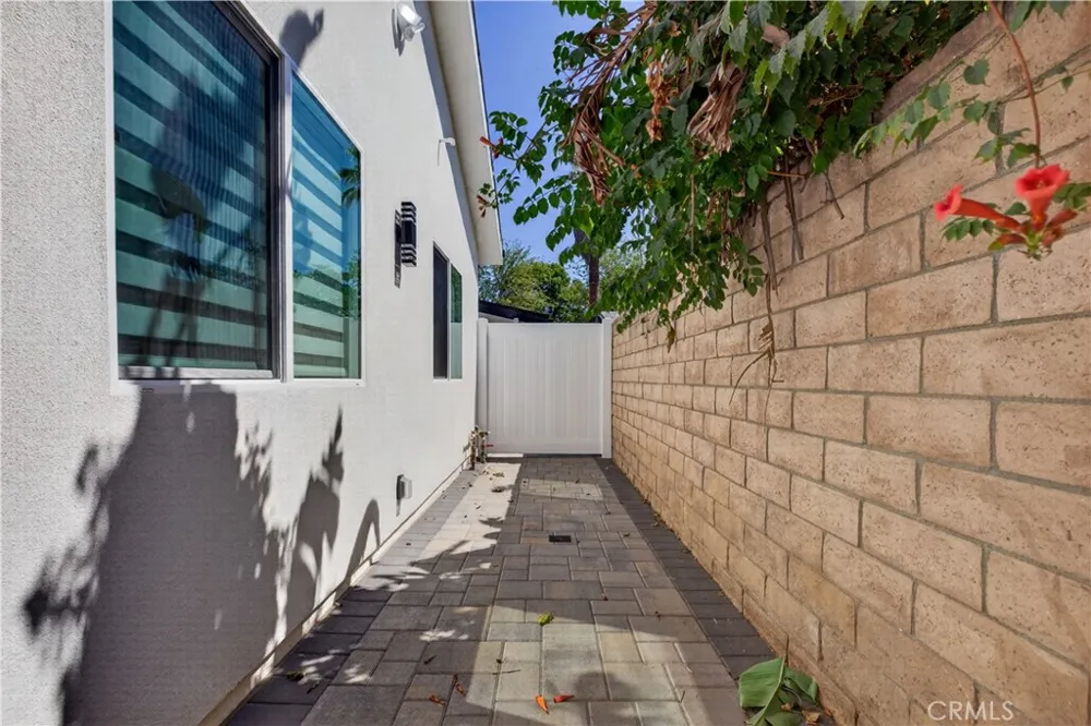 16425 Clymer Street Granada Hills, CA 91344