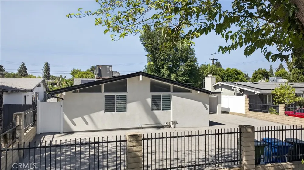 16425 Clymer Street Granada Hills, CA 91344