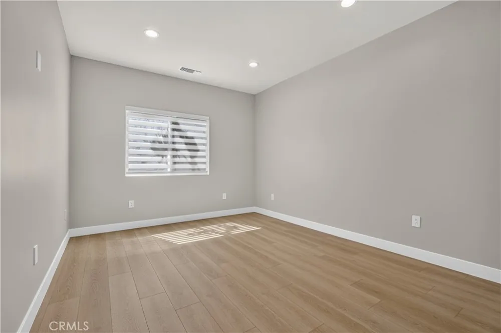 16425 Clymer Street Granada Hills, CA 91344
