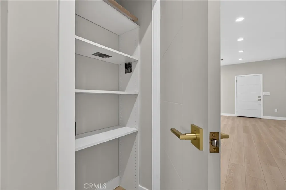 16425 Clymer Street Granada Hills, CA 91344