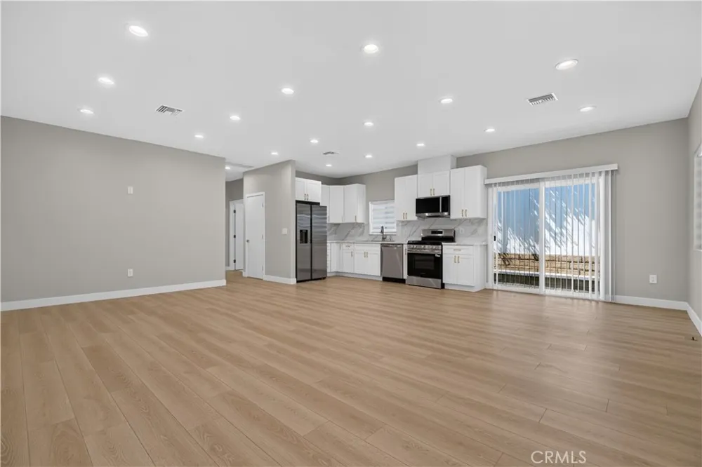 16425 Clymer Street Granada Hills, CA 91344