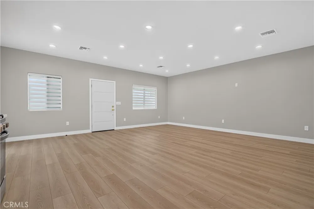 16425 Clymer Street Granada Hills, CA 91344