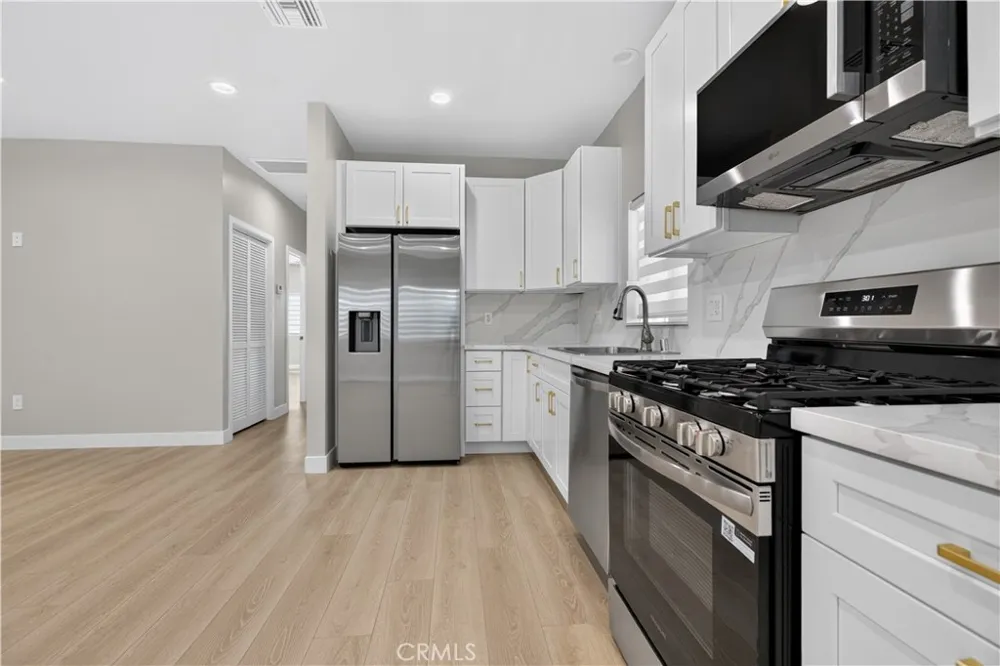 16425 Clymer Street Granada Hills, CA 91344