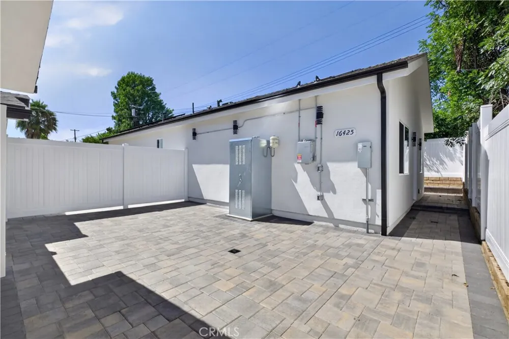 16425 Clymer Street Granada Hills, CA 91344