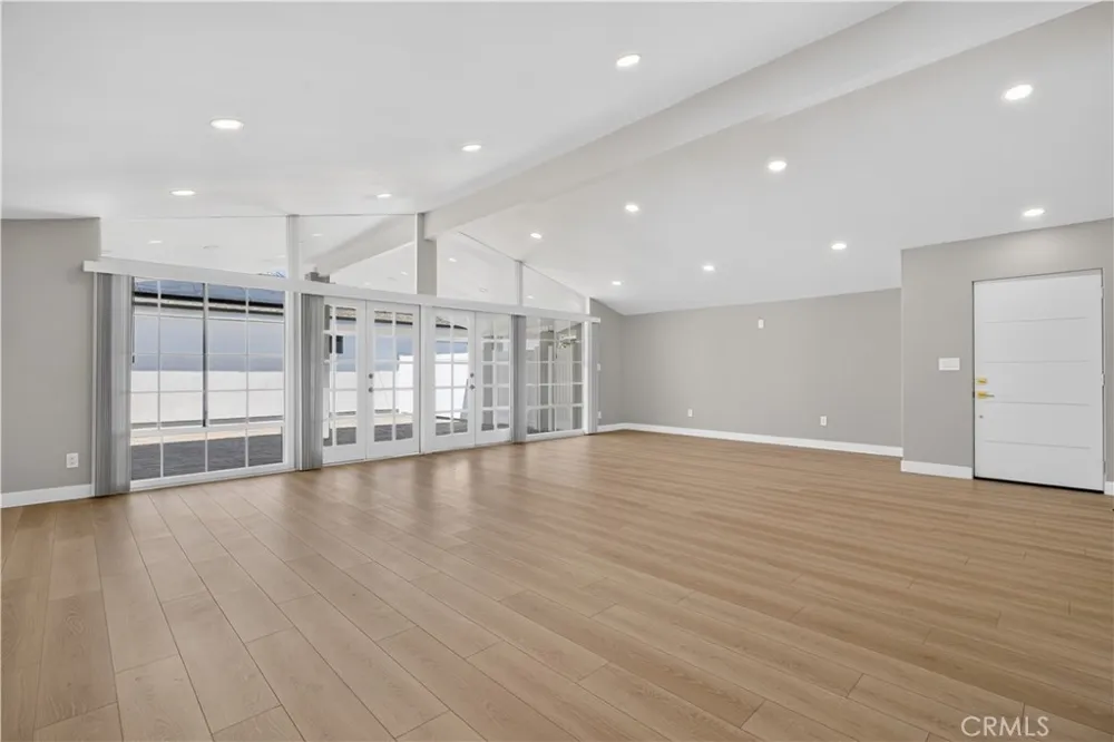 16427 Clymer Street Granada Hills, CA 91344