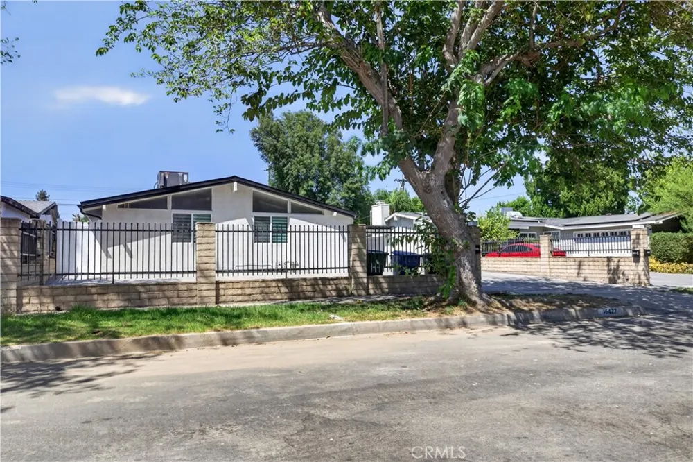 16427 Clymer Street Granada Hills, CA 91344
