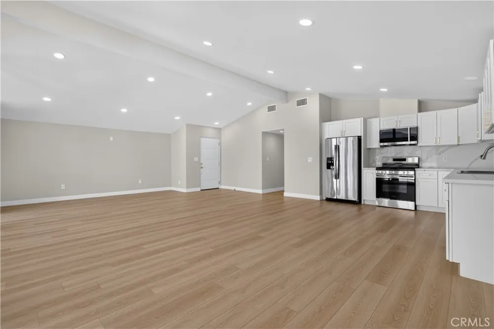 16427 Clymer Street Granada Hills, CA 91344