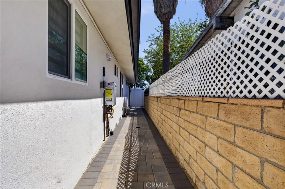 16427 Clymer Street Granada Hills, CA 91344