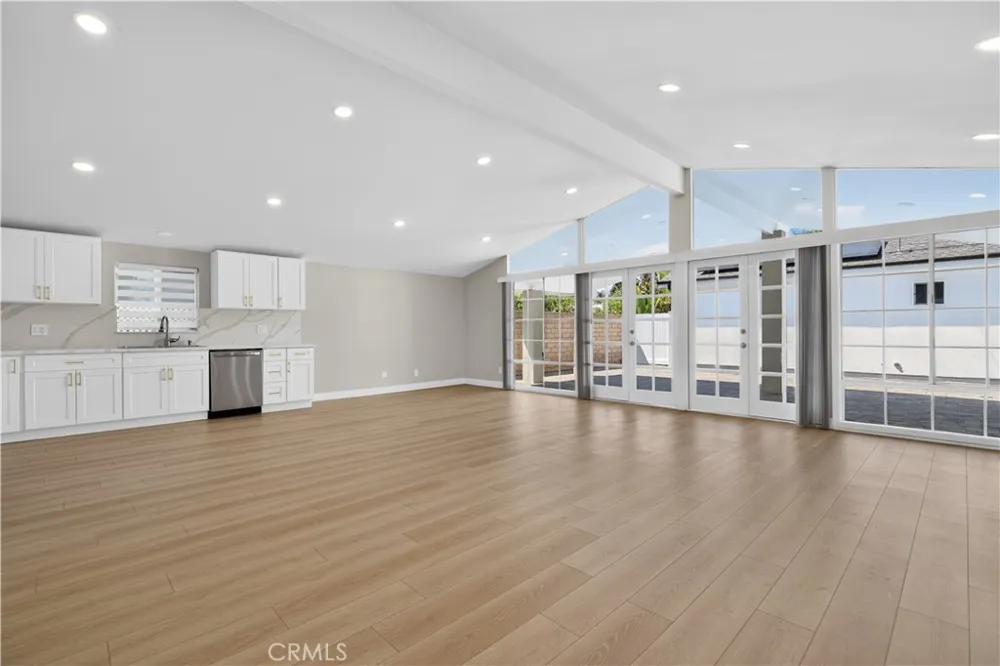 16427 Clymer Street Granada Hills, CA 91344
