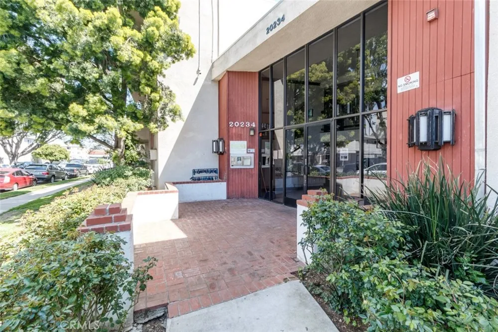 20234 Cantara Street #231 Winnetka, CA 91306