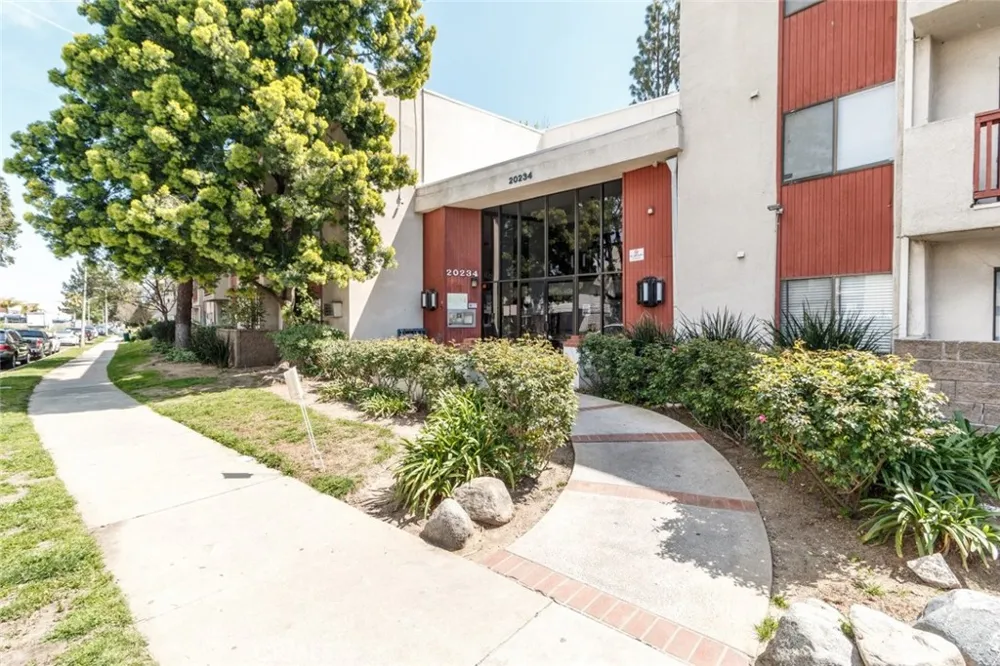 20234 Cantara Street #231 Winnetka, CA 91306