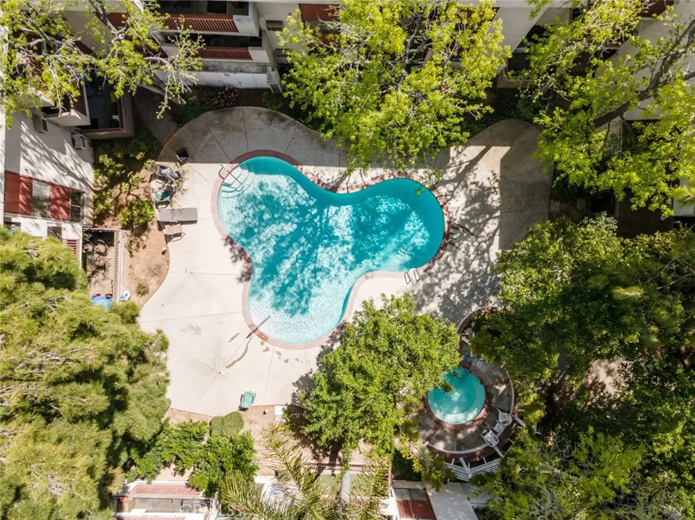 20234 Cantara Street #231 Winnetka, CA 91306