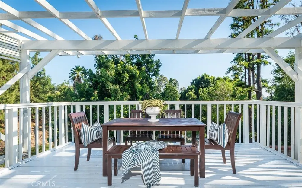 4406 Vista Place La Canada Flintridge, CA 91011