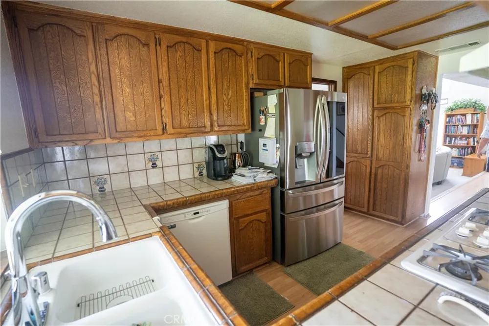 18180 Lakeview Victorville, CA 92395