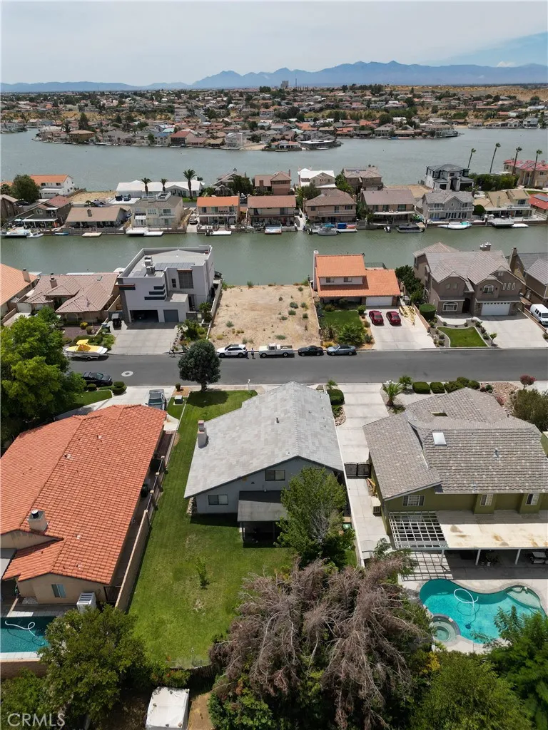 18180 Lakeview Victorville, CA 92395