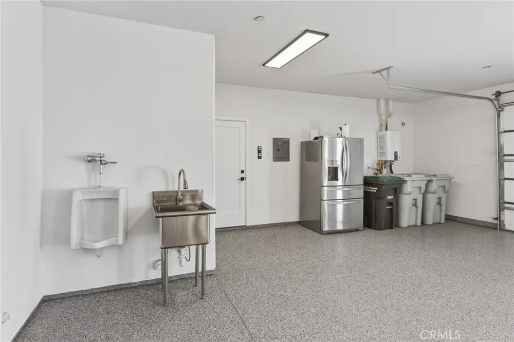 12026 Belmont Road Oak Hills, CA 92344
