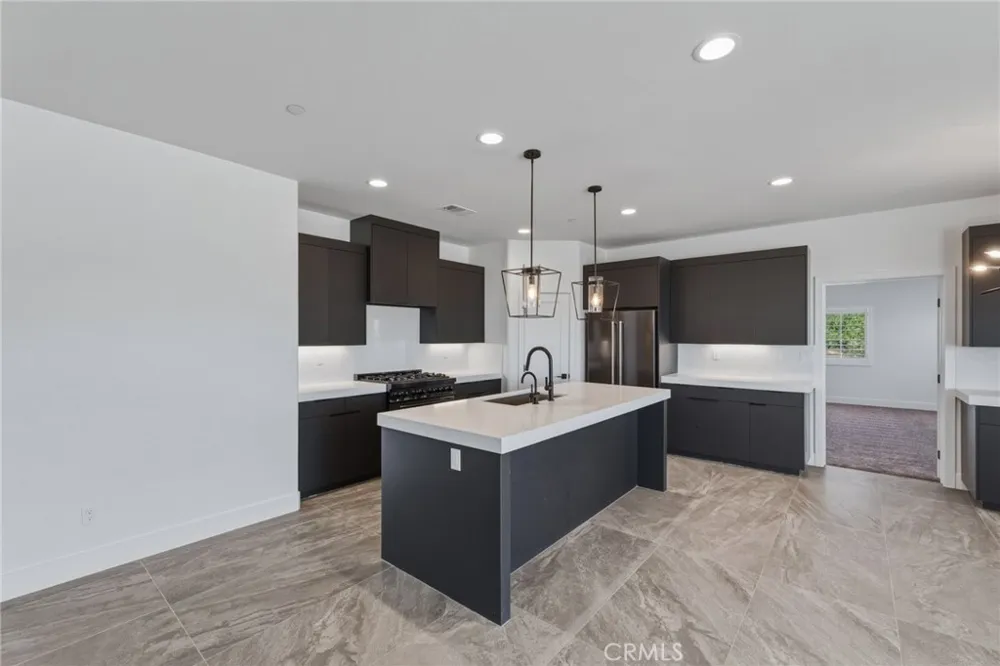 12026 Belmont Road Oak Hills, CA 92344