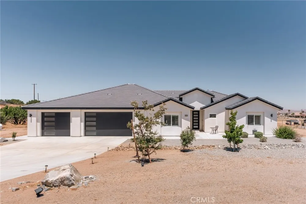 12026 Belmont Road Oak Hills, CA 92344