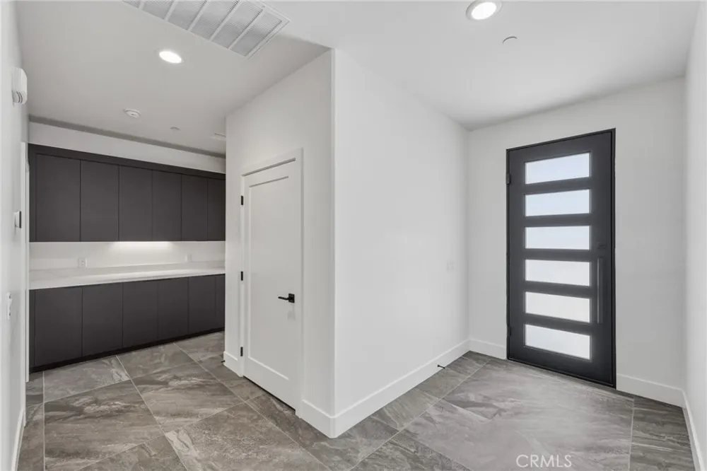 12026 Belmont Road Oak Hills, CA 92344