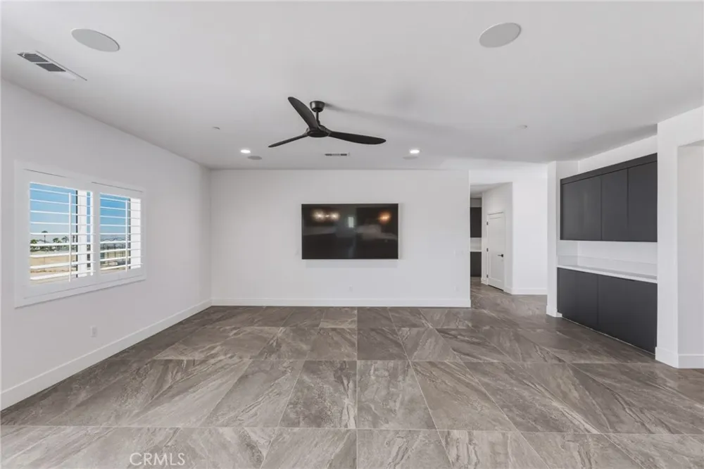 12026 Belmont Road Oak Hills, CA 92344
