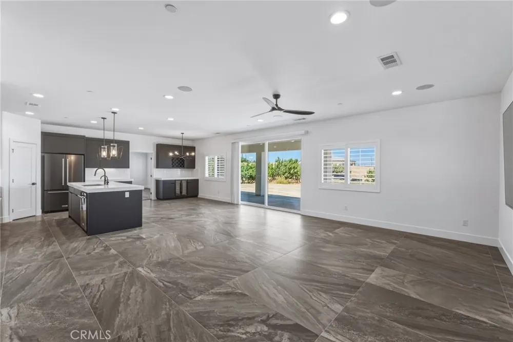 12026 Belmont Road Oak Hills, CA 92344