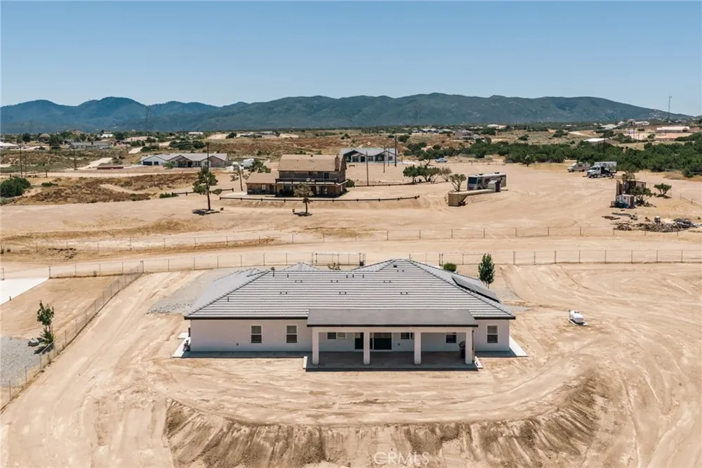 12026 Belmont Road Oak Hills, CA 92344